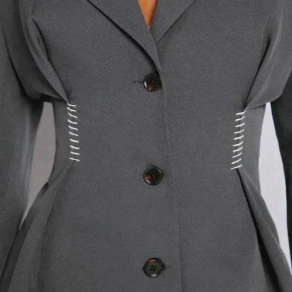 Grey Elegant Women's Padded Shoulder Pleated Flare Hem Oversized Blazer - Picture 5 of 5